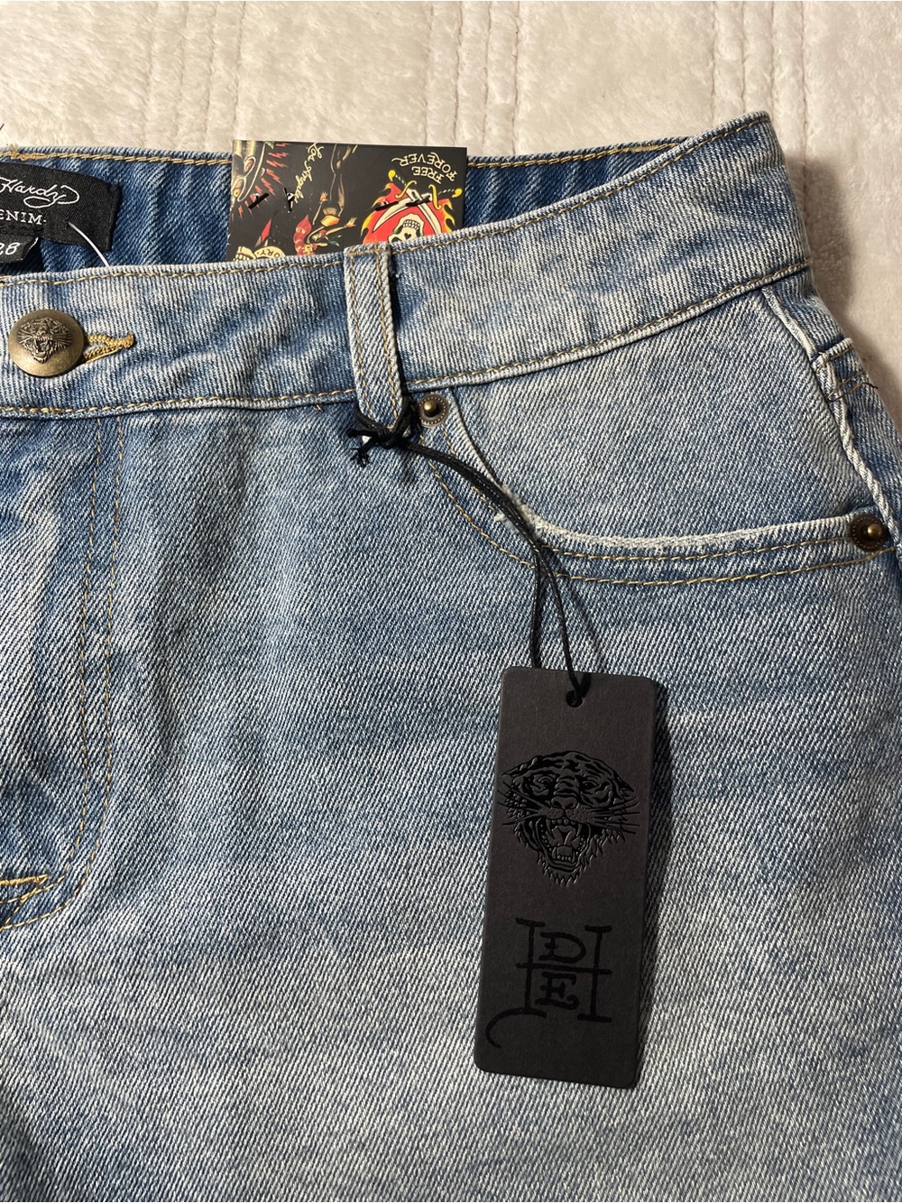 Ed Hardy Denim Shorts Size 28 Y2K Graphic Embroidered Born Free - Picture 5 of 6